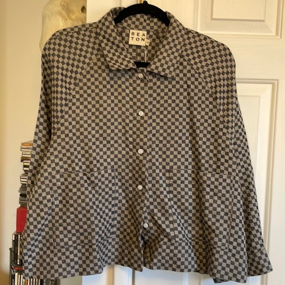 𝅺NWT Beaton Linen Short Jacket in Grey Check